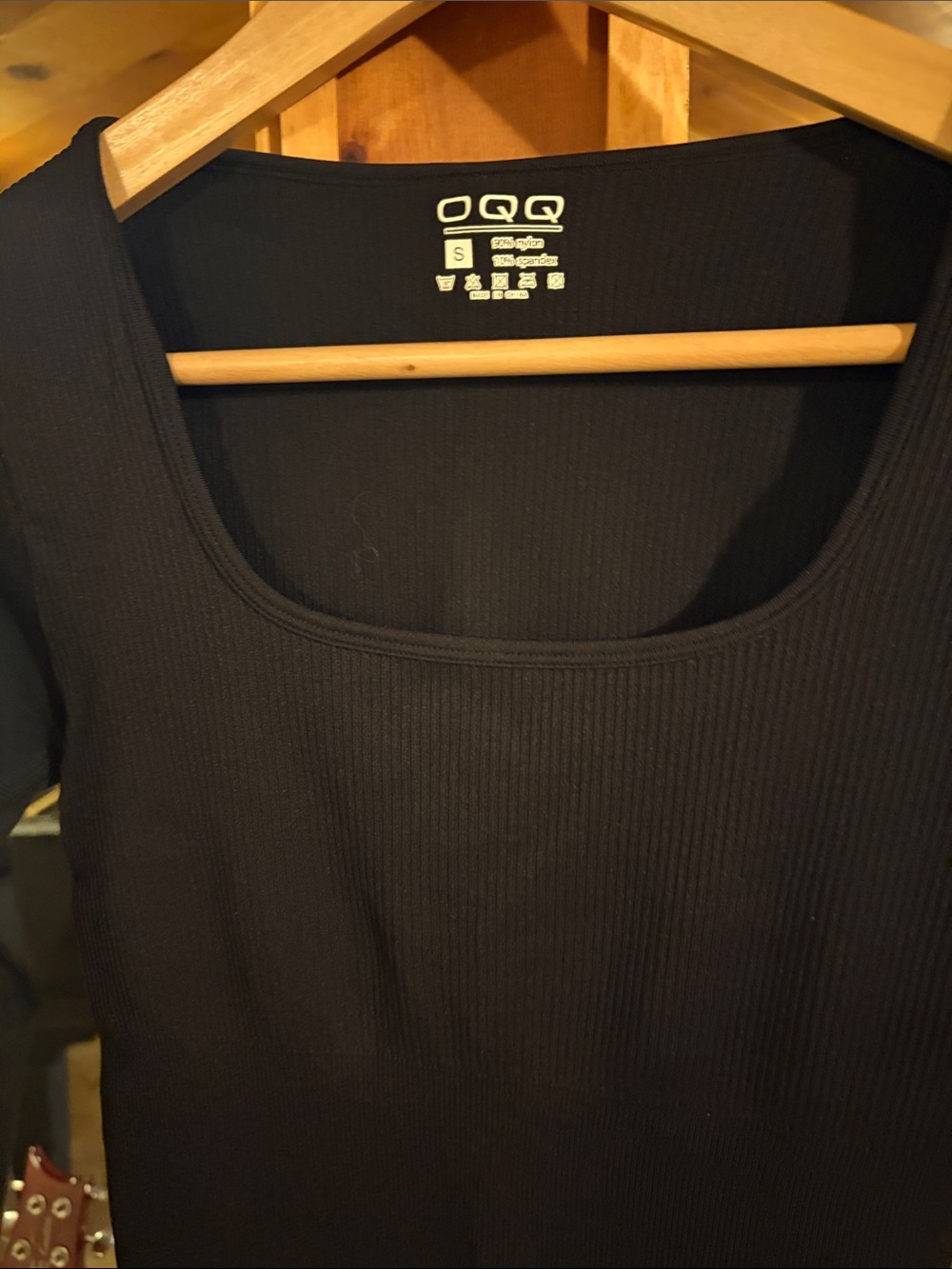 OQQ Black Ribbed Scoop Neck Tee